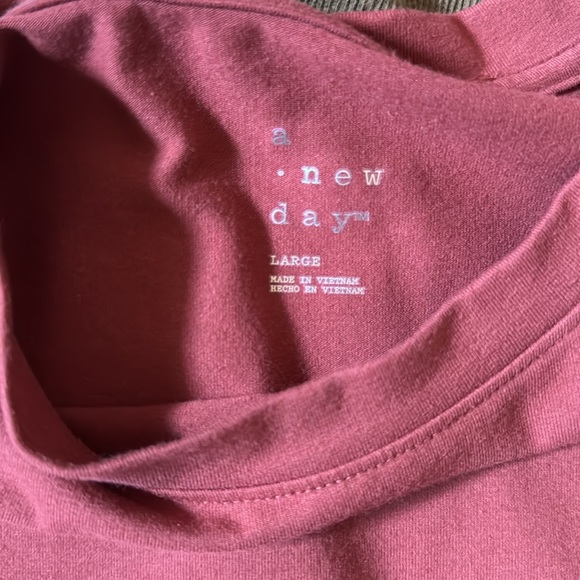 Tank top and T-shirt bundle - Picture 2 of 2